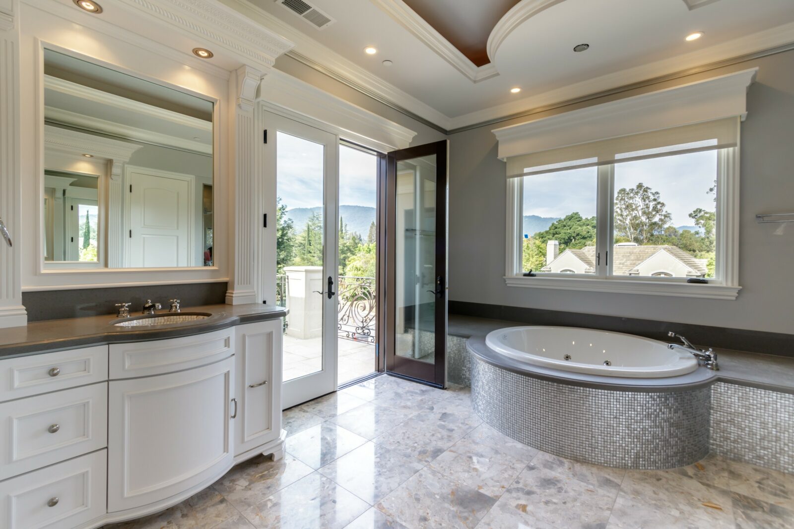 Master Bathroom design for custom built homes in Cupertino
