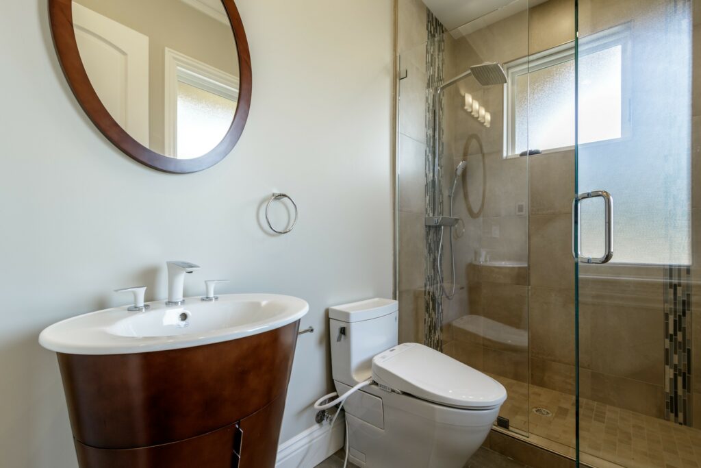 Bathroom design for custom built homes in Cupertino