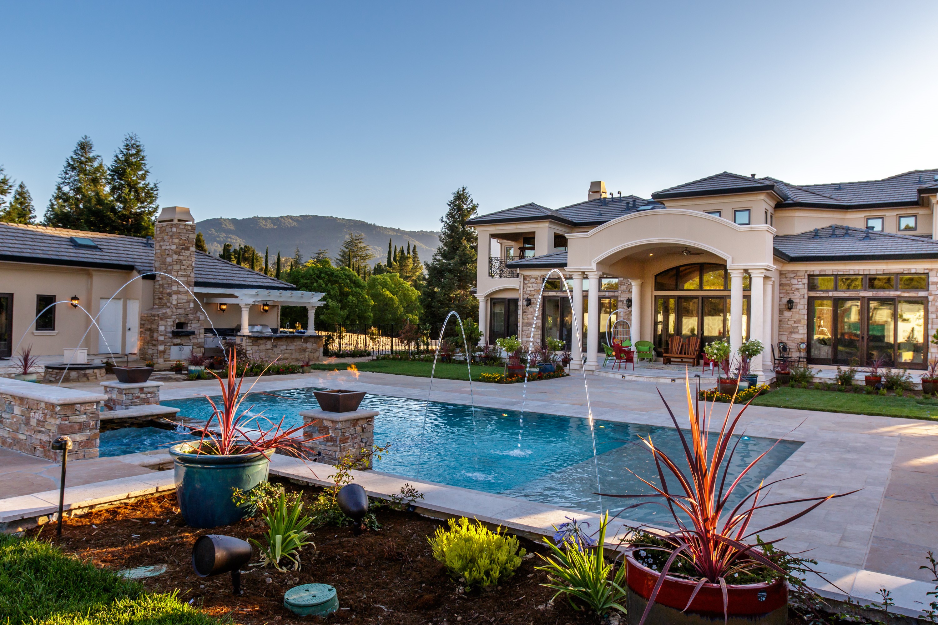 Beautiful, functional & comfortable homes in Cupertino by the best home builders