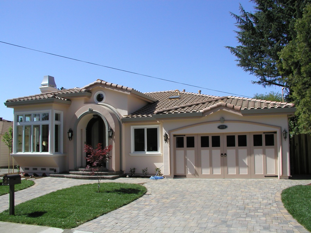 Mediterranean style custom home in Los Altos by Silicon Valley Builders from Dawn Lane, Los Altos Hills